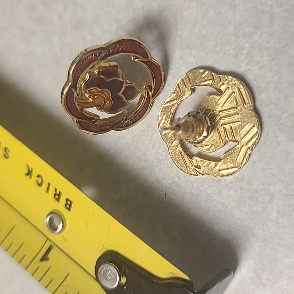 Elegant Gold and Red Floral Earrings - Picture 4 of 5